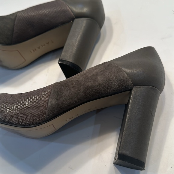 TAHARI Block Suede Elroy Heels - Picture 6 of 10